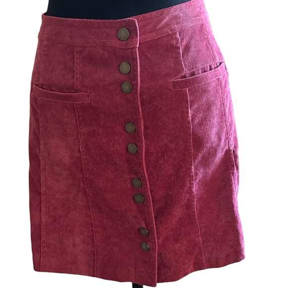 Lulus Moxie Wine Red Corduroy Skirt Size Medium With Snap fron - Picture 2 of 11
